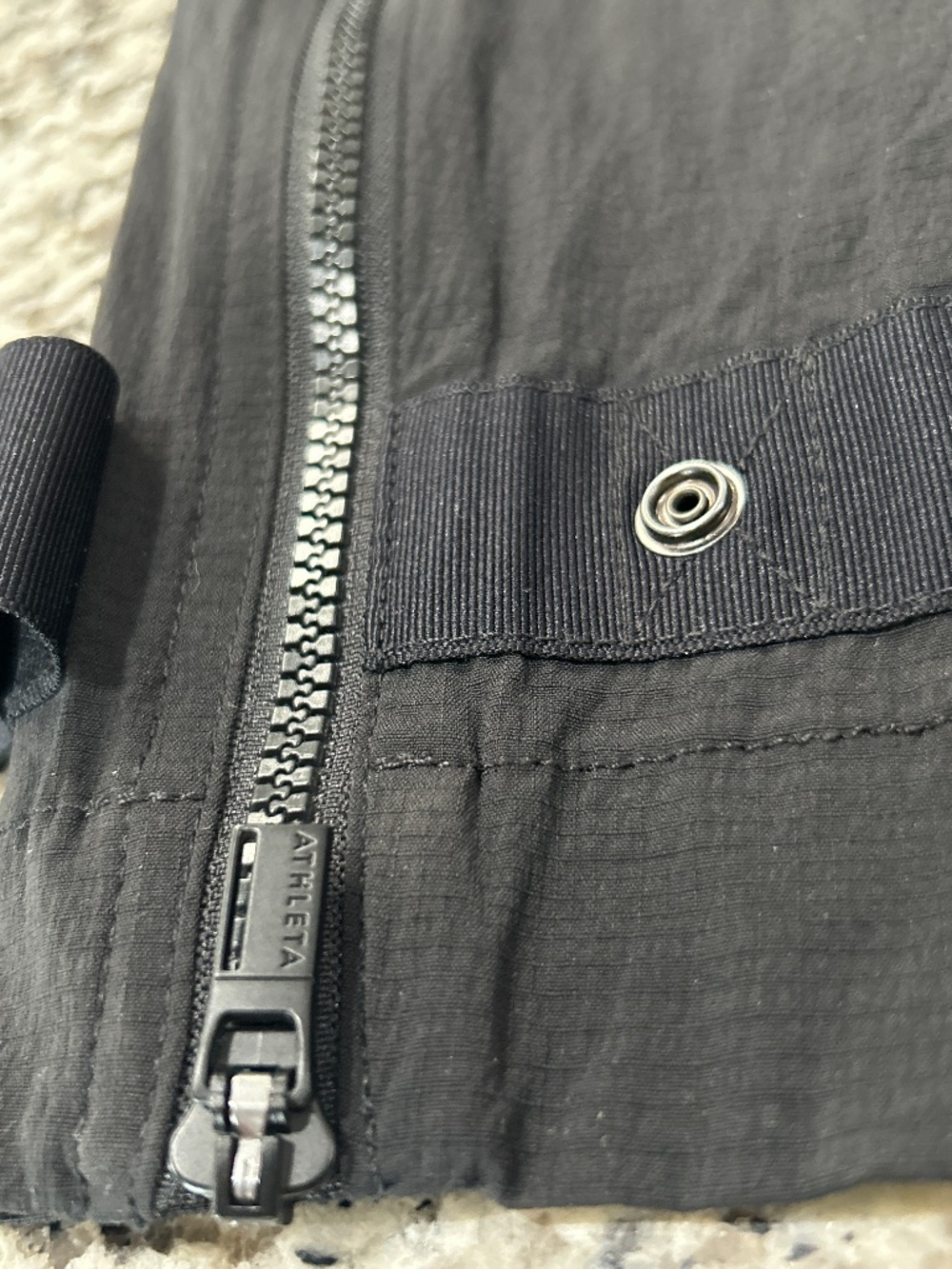 Athleta Trekkie Utility Cargo Belted Black Pants For Travel Or Hiking Size 8 - Picture 15 of 16
